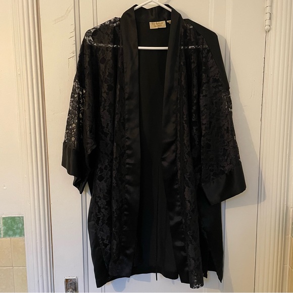 Vintage Victoria’s Secret lace and Satin Robe - Picture 1 of 3